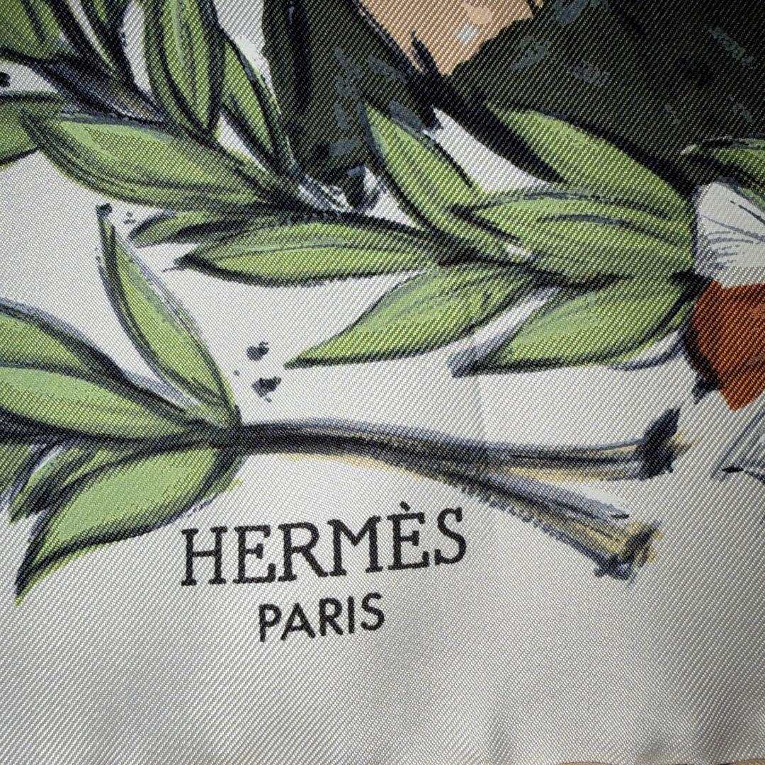 HERMÈS シルクスカーフ フランス製 　【美品】♡週末価格♡