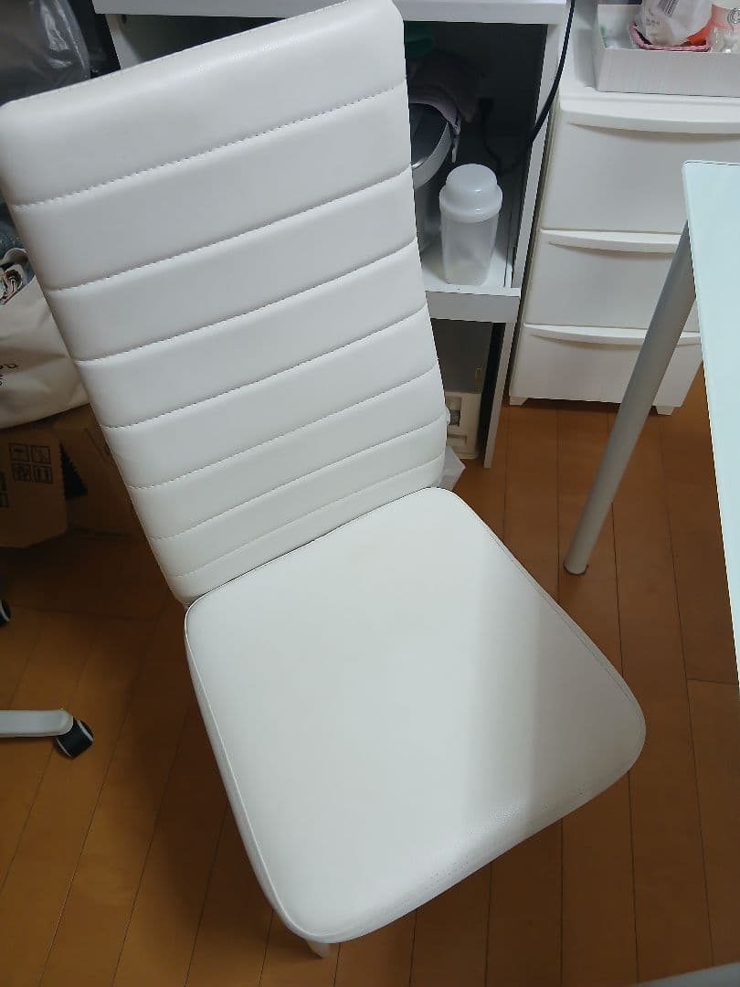 ガラスのダイニングテーブルセット