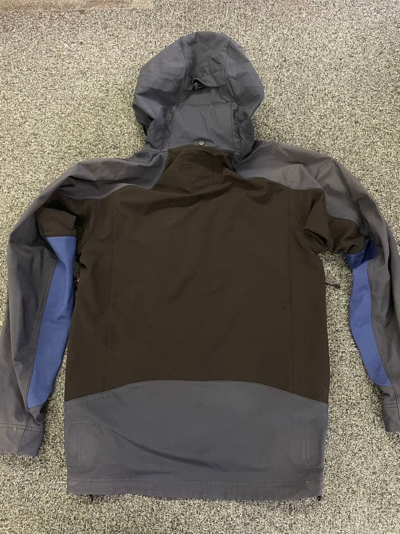 OUTDOOR RESEARCH マウンテンパーカー OR M相当