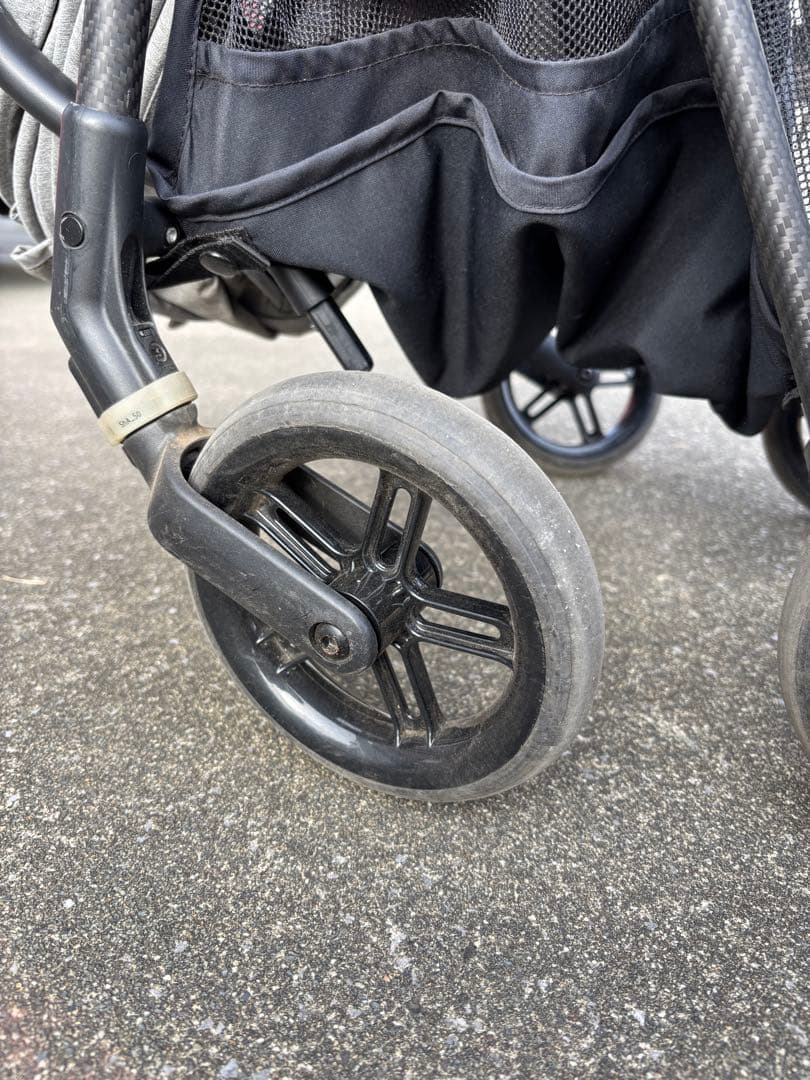 サイベックス　メリオ　カーボン　グレーベビーカー クッションカバー付き