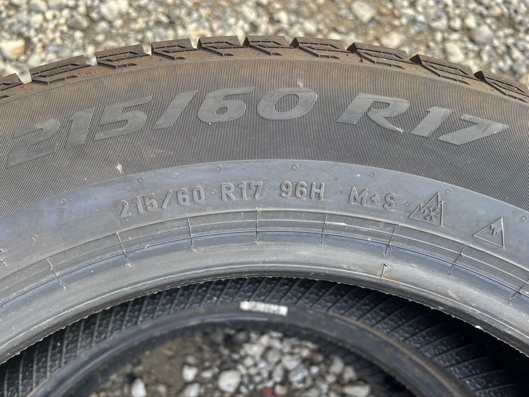 ピレリ　アイス　ゼロ　アシンメトリコ　215/60r17 23年製　超バリ山