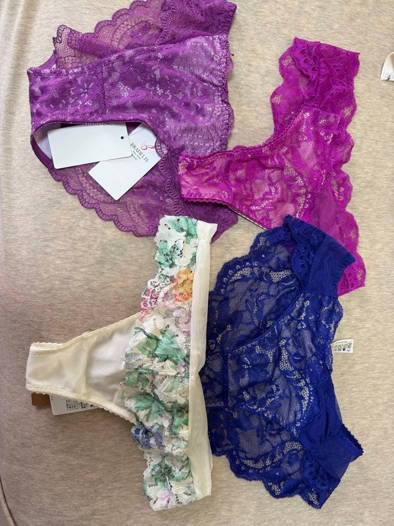 ブラデリスニューヨーク　上下4点セット