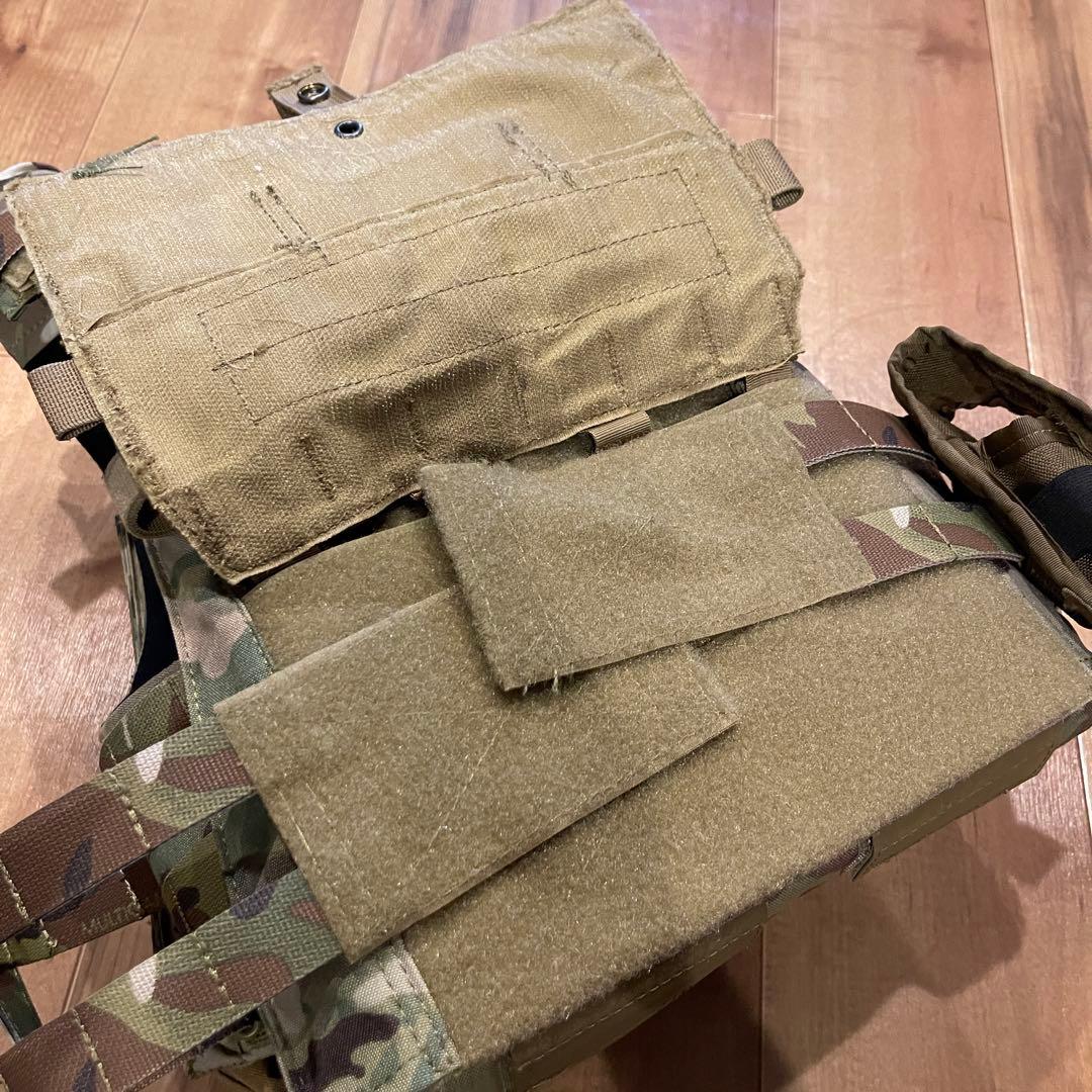 Cork Gear製　AVS プレートキャリア　マルチカム