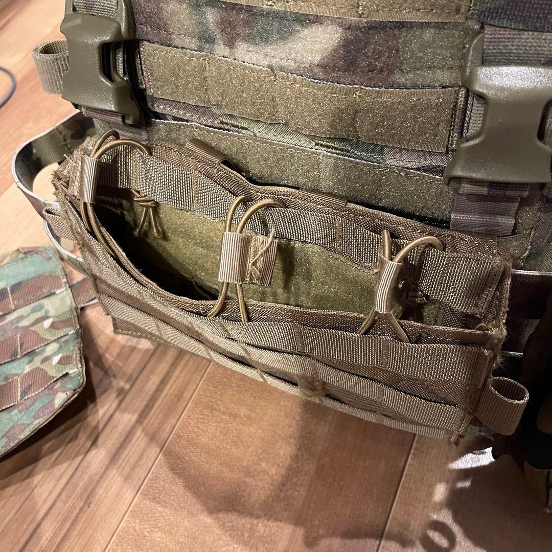 Cork Gear製　AVS プレートキャリア　マルチカム