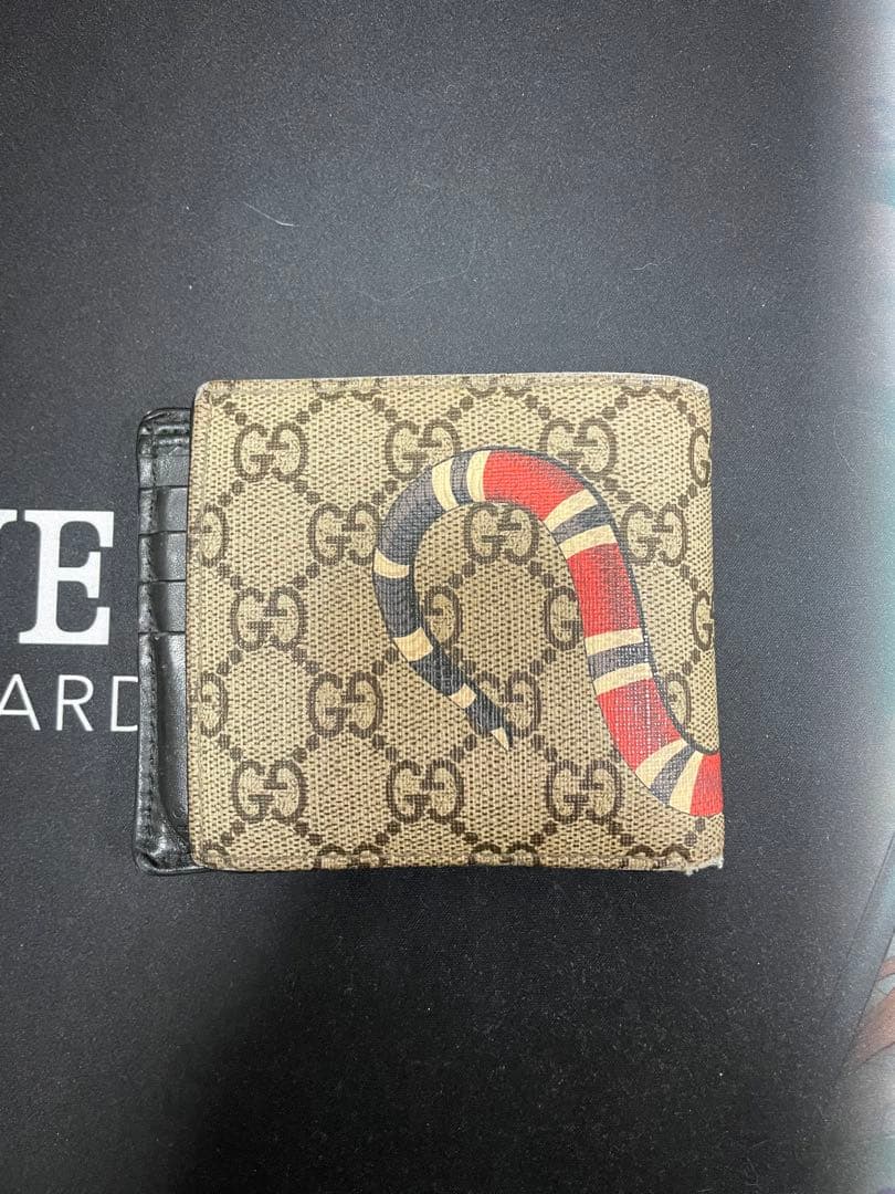 GUCCI スネークデザイン 二つ折り財布