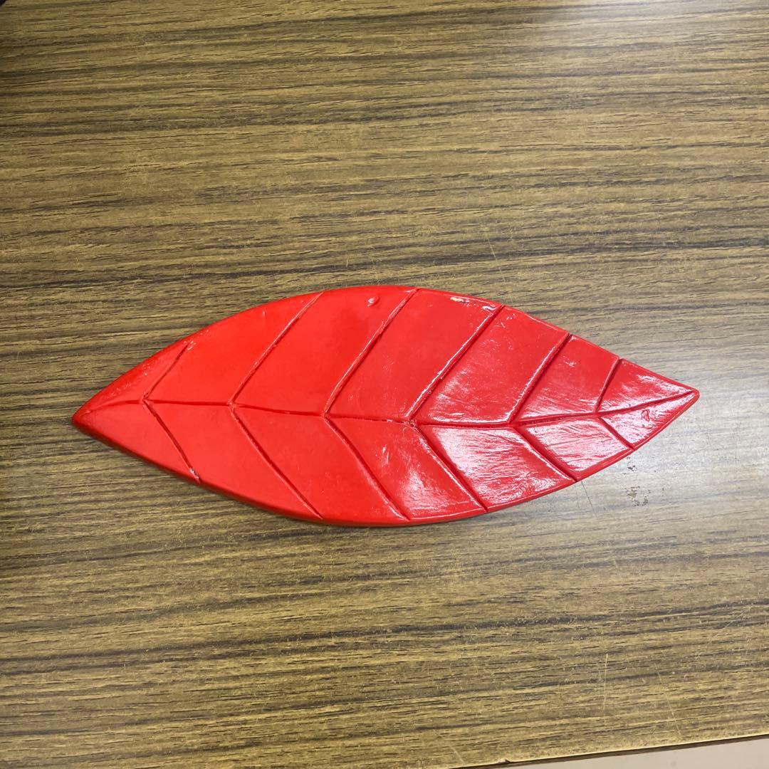 陶器製 鳥の置物 葉っぱ型台座付き