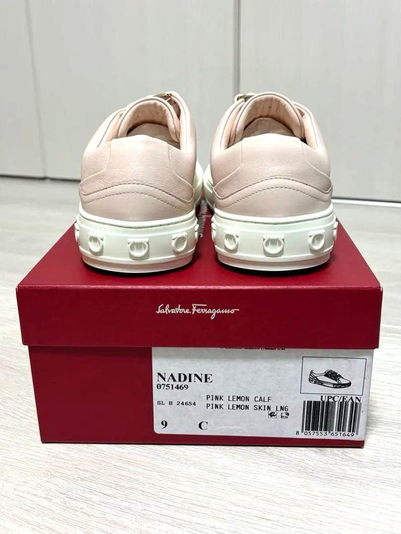 新品未使用 Salvatore Ferragamo スニーカー NADINE