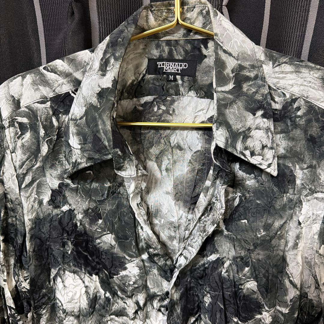 トルネードマート　シワ加工　シャドーローズモノトーンフラワードレスシャツ