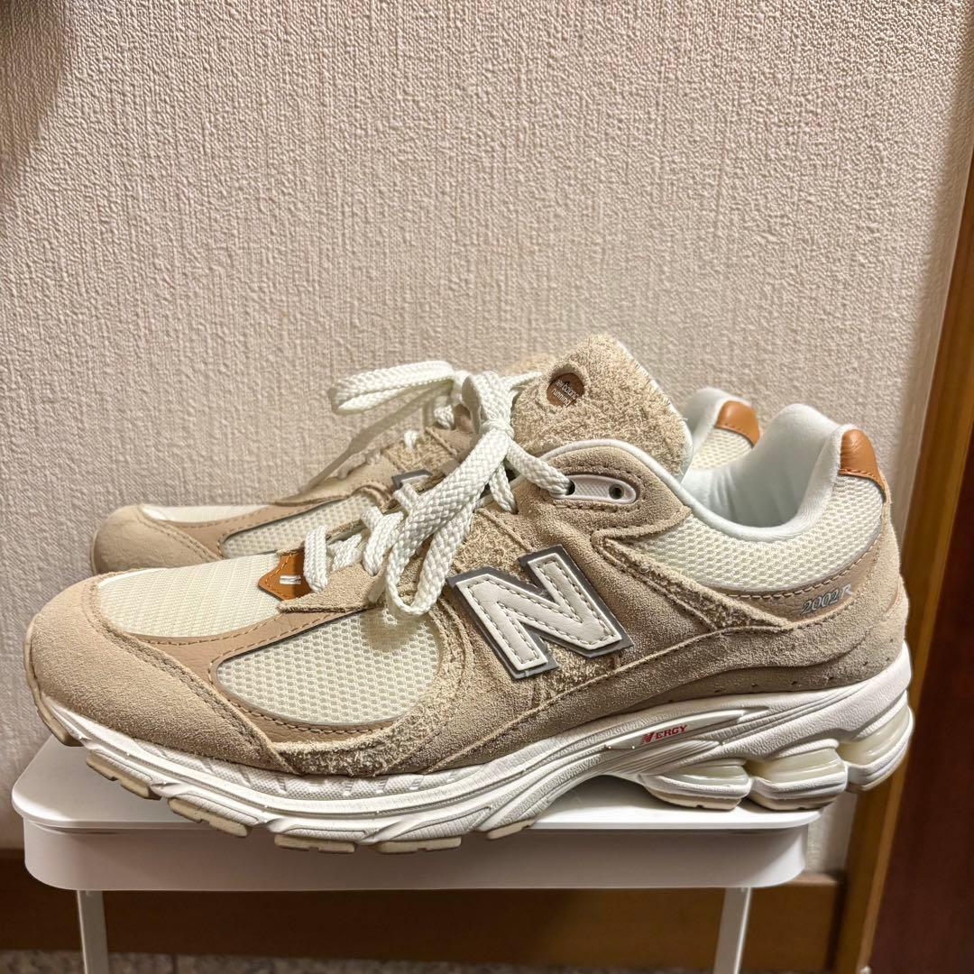 New Balance ベージュ スニーカー