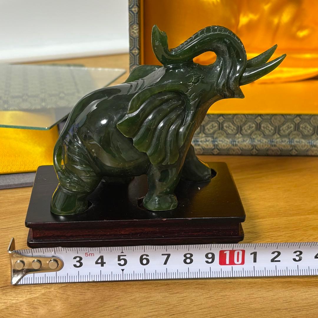 象　玉石　碧玉　台座付き　置物