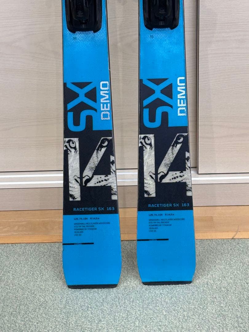 Völkl Racetiger SX スキー