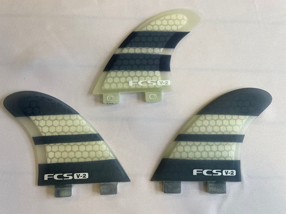 FCS V2 サーフボードフィン Medium、新品、未使用品