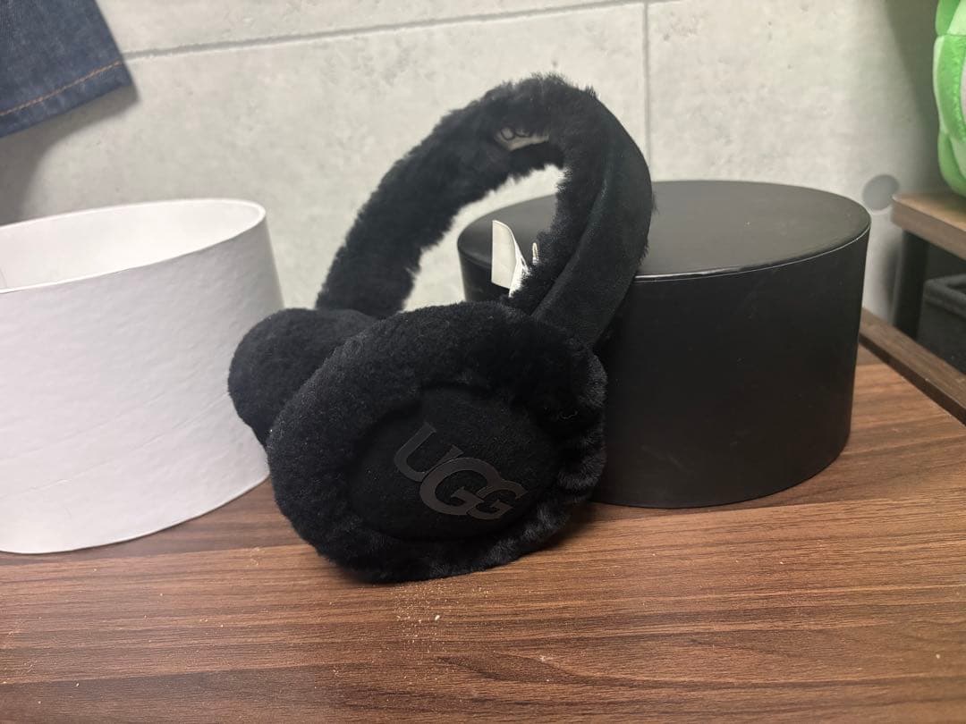 【1時間限定】UGG ブラックファー イヤーマフ　Bluetooth内蔵