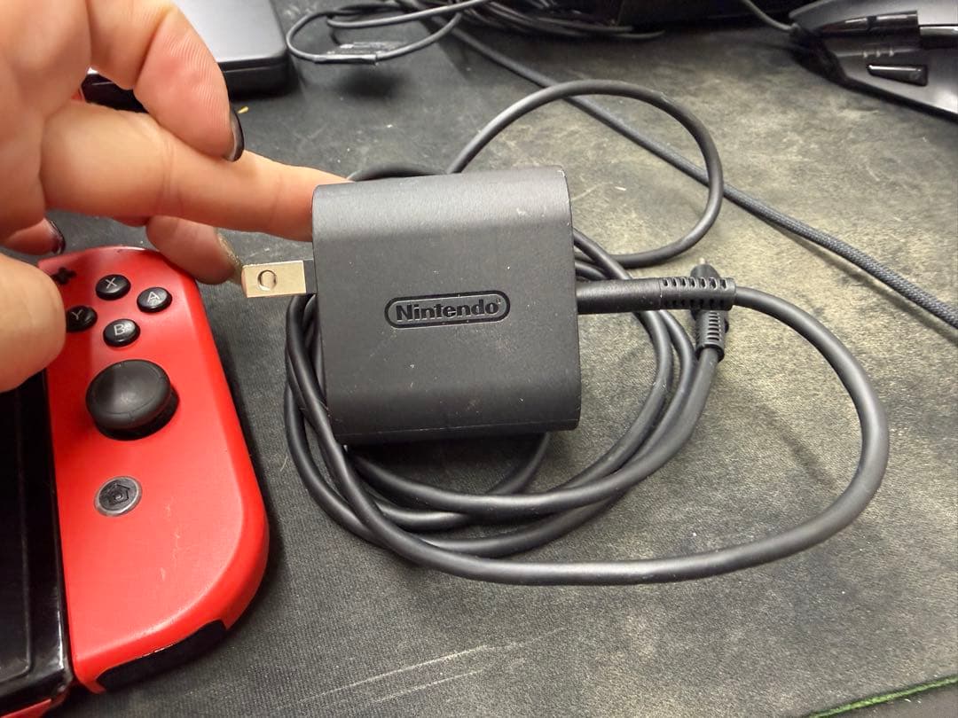 Nintendo Switch 赤/緑 スーパーマリオケース付き