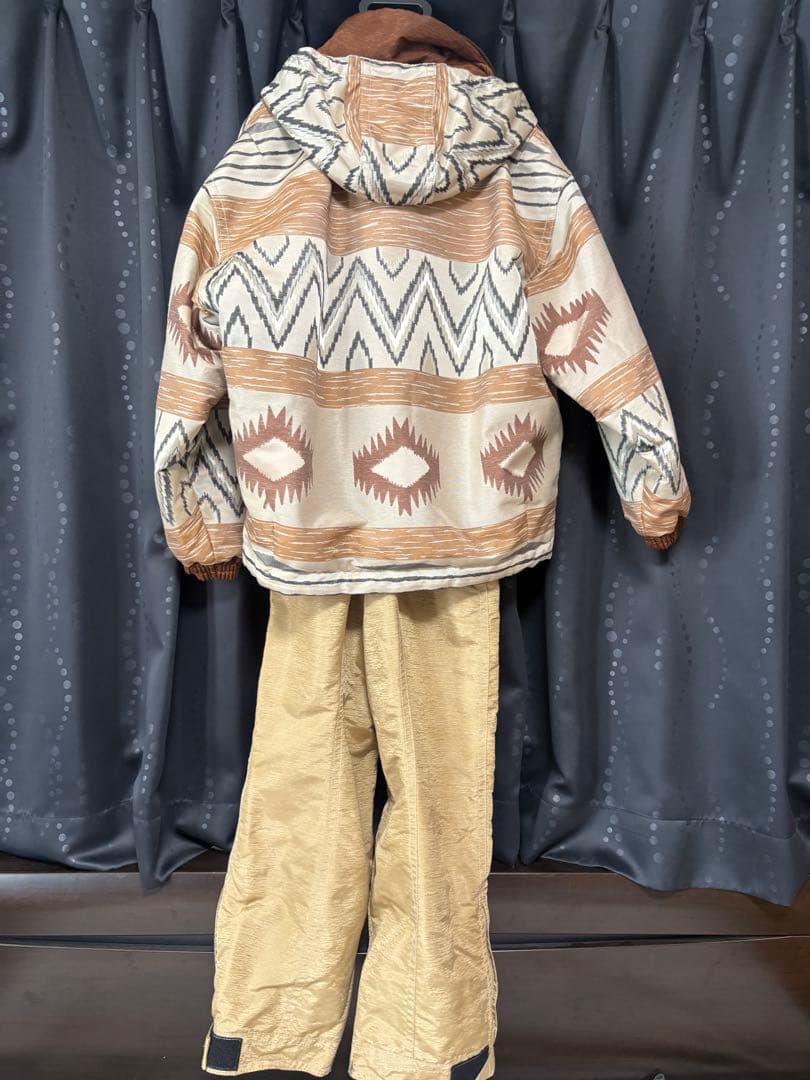 超お買い得！早い者勝ち。ゴールドウィン　スキーウェアメンズ　上下　グローブ付