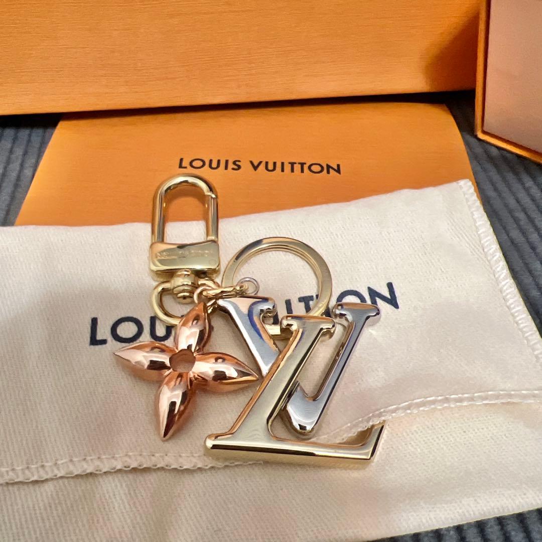 正規品ルイヴィトンLOUIS VUITTON ニューウェーブキーホルダーチャーム
