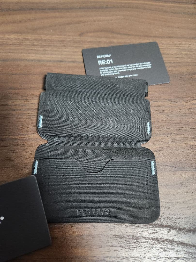 【中古品】RE:FORM® RE:01 ミニマリストウォレット 財布　