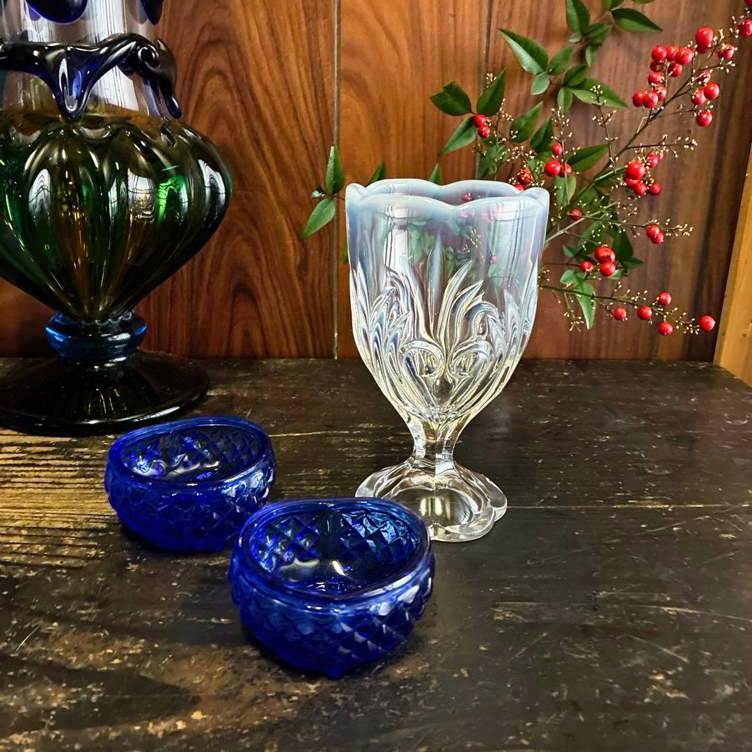 骨董　レトロ　乳白色暈し　ハートプレス紋　チューリップ型　パフェグラス　氷コップ