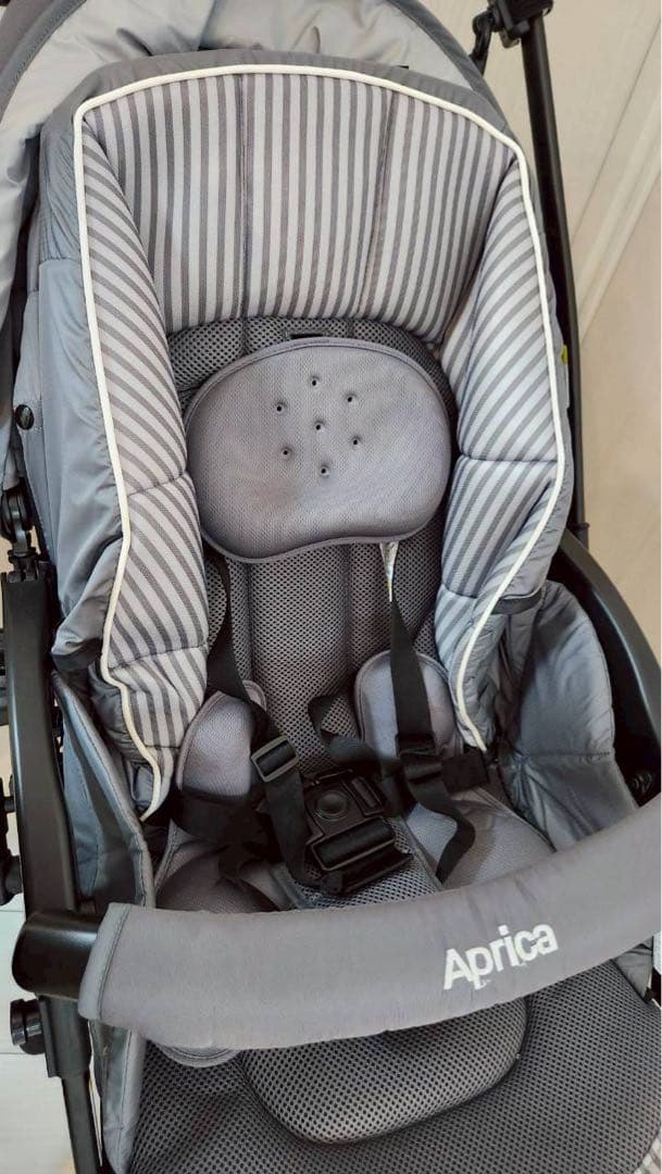 折りたたみアップリカ　ラクーナクッションフリーAB ベビーカー　グレー