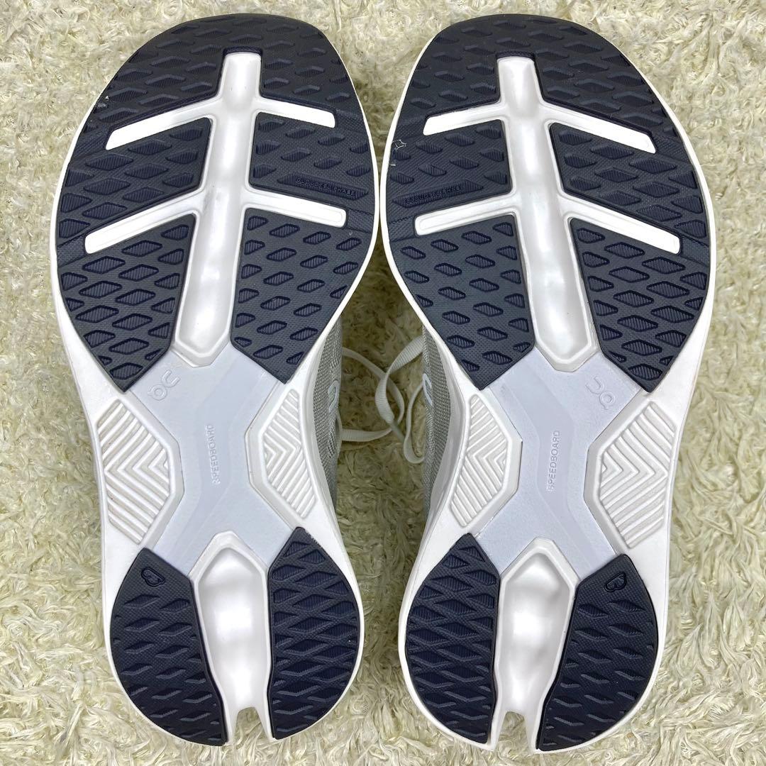 『未使用』On Cloudeclipse スニーカー 厚底 ランニングシューズ