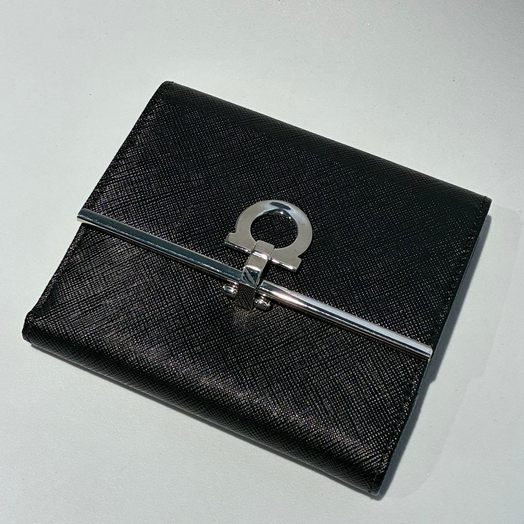 user_31d064ff フェラガモ 二つ折り財布