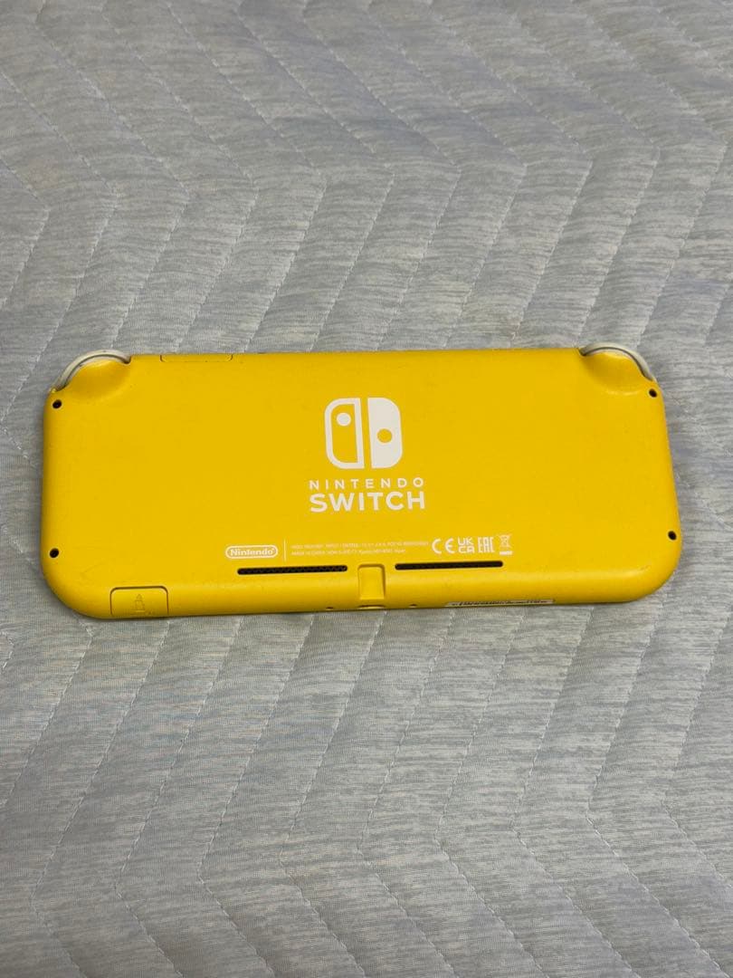 Nintendo Switch Lite イエロー　【おまけ付き】