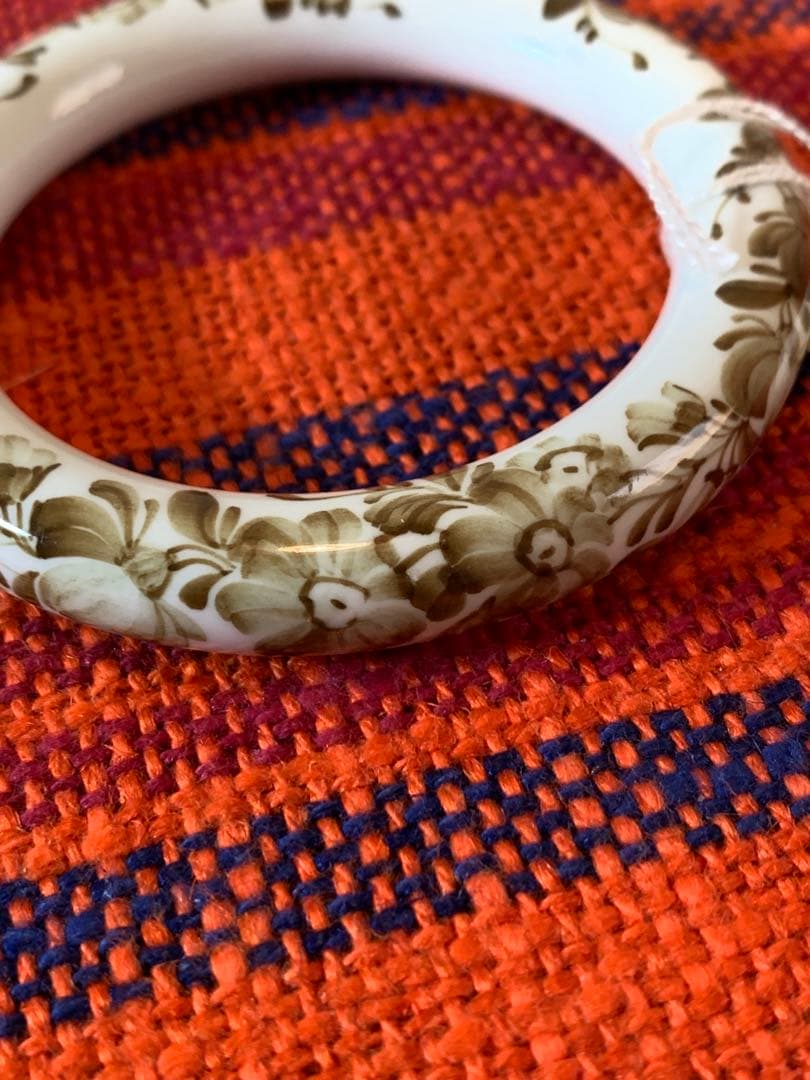 ロイヤルコペンハーゲン　ビンテージのレアなブラウンフラワー陶器のバングルお洒落！