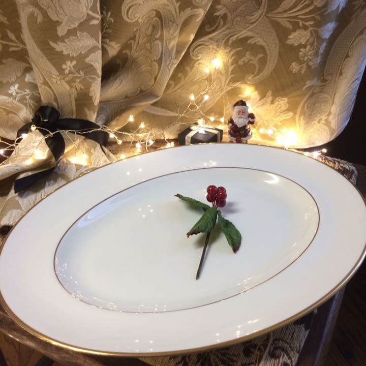 黒壺 WEDEWOOD CALIFORNIA 英国の輝きを纏う オーバルプラター