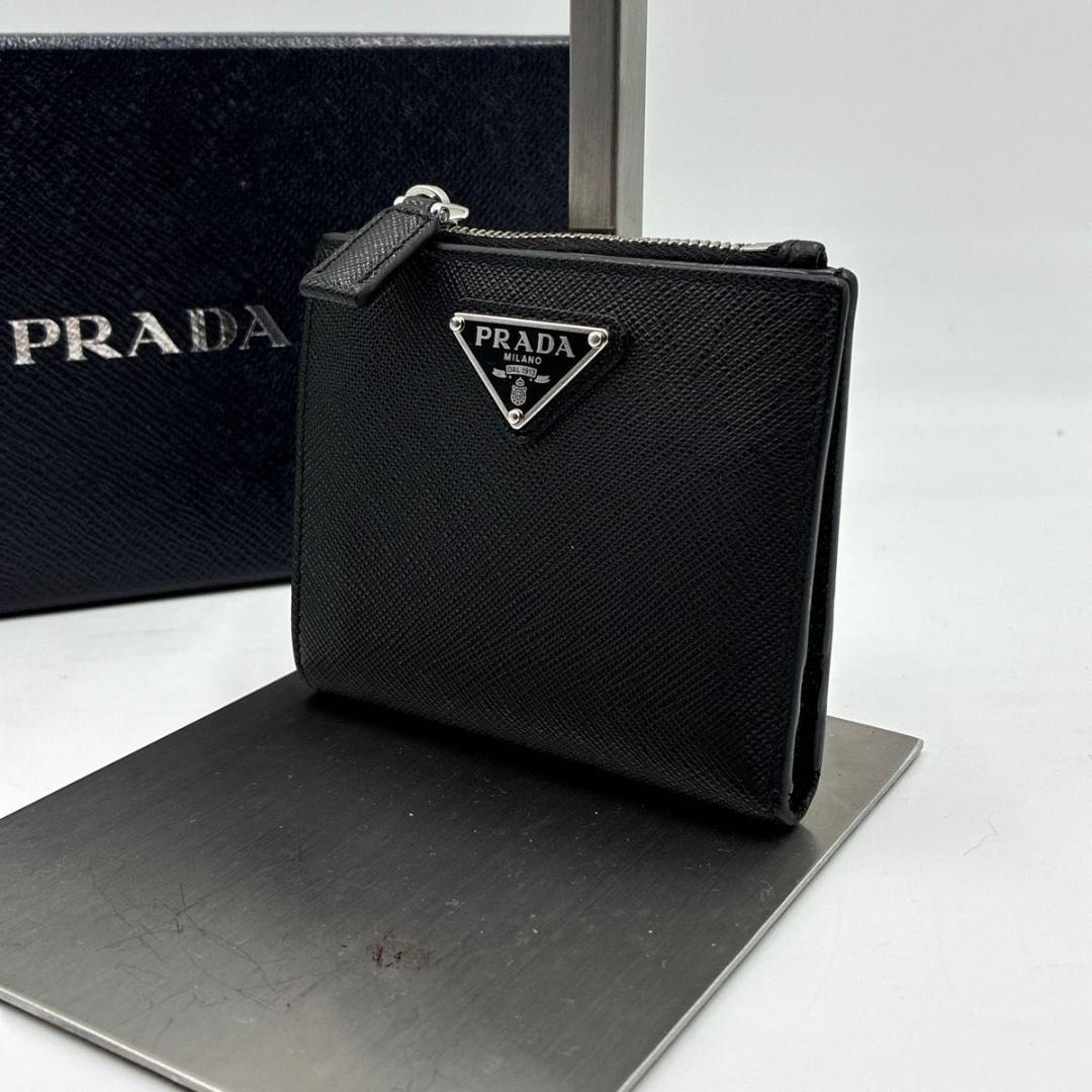 ロイ　プラダ 二つ折り財布 三角ロゴ サフィアーノレザー 黒