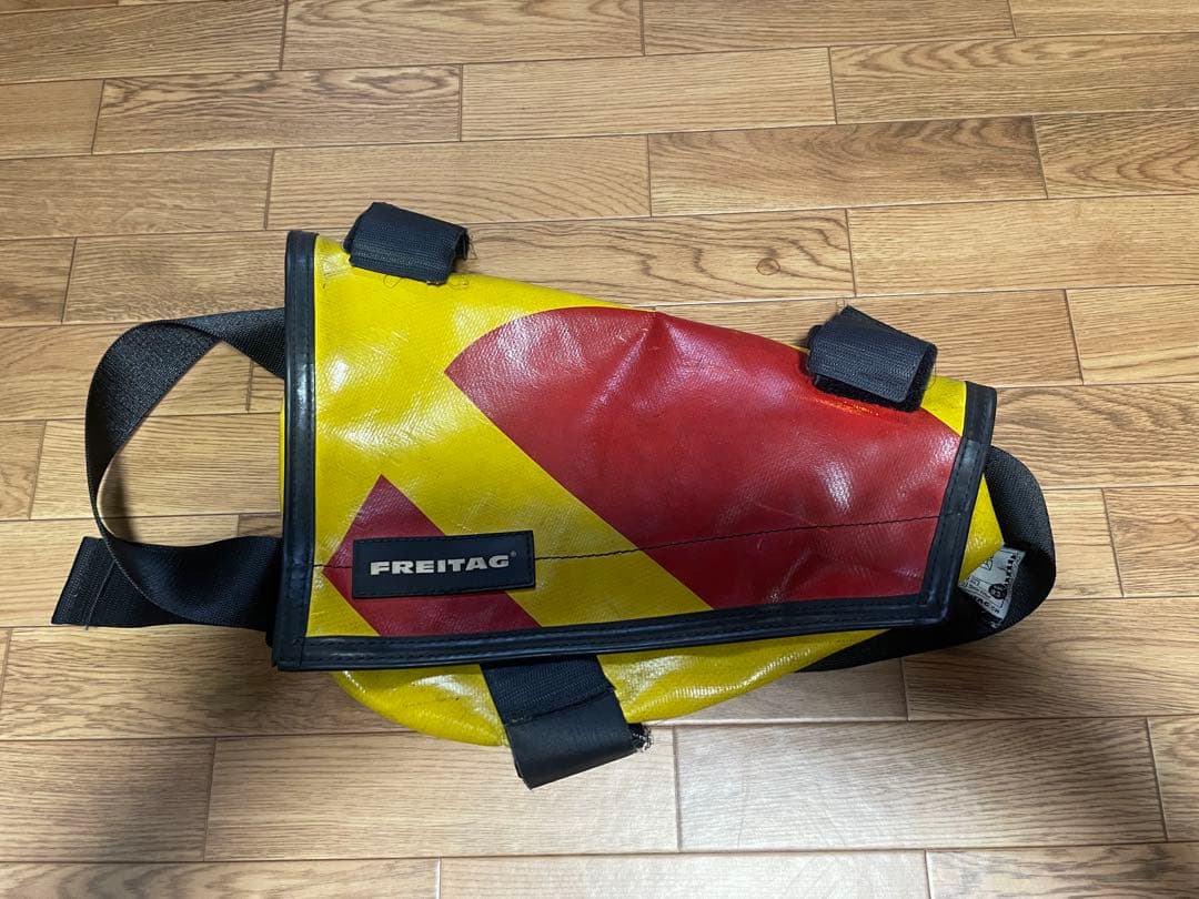 FREITAG ナイトライダー　赤/黄