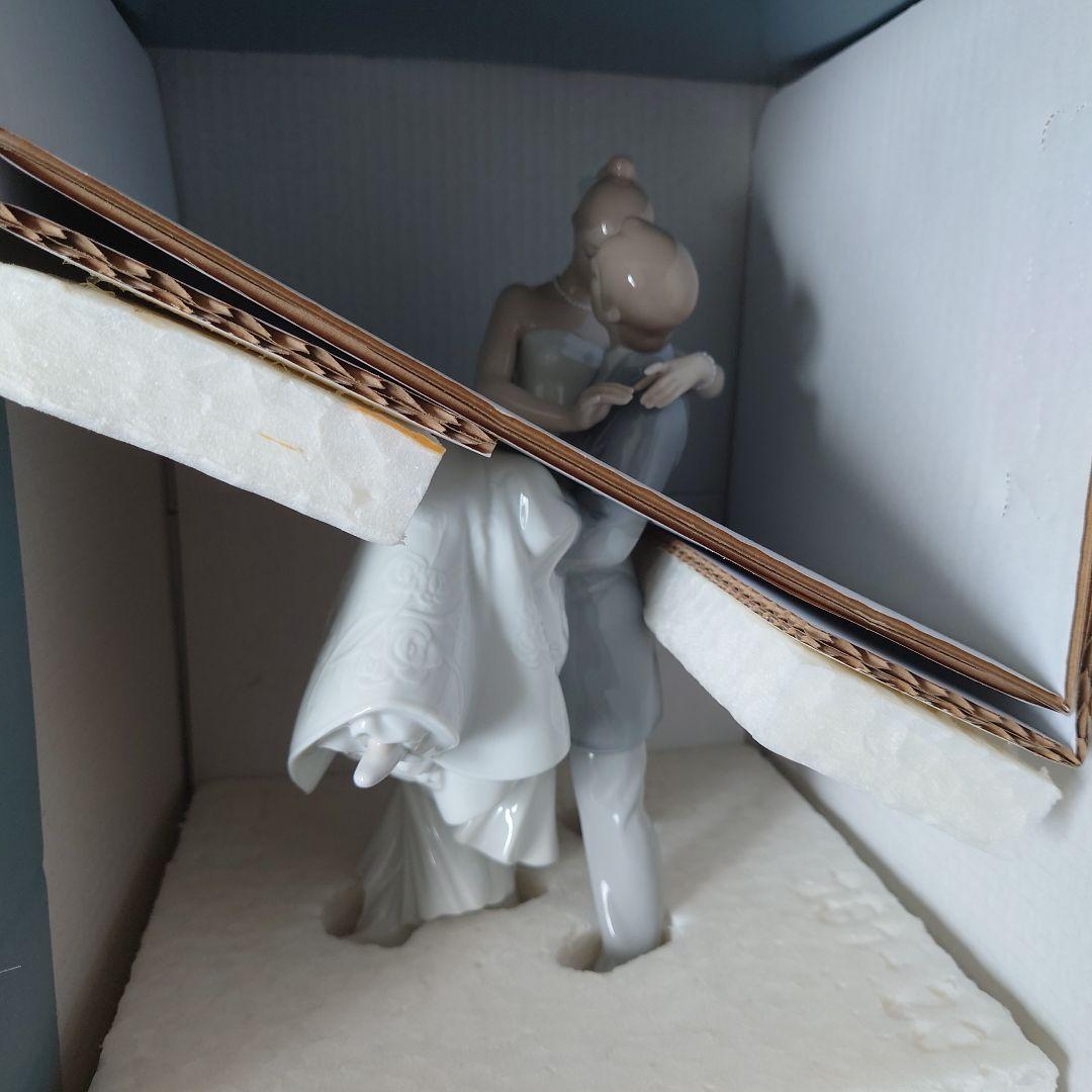 リヤドロ　LLADRO　永遠の愛　.01008029