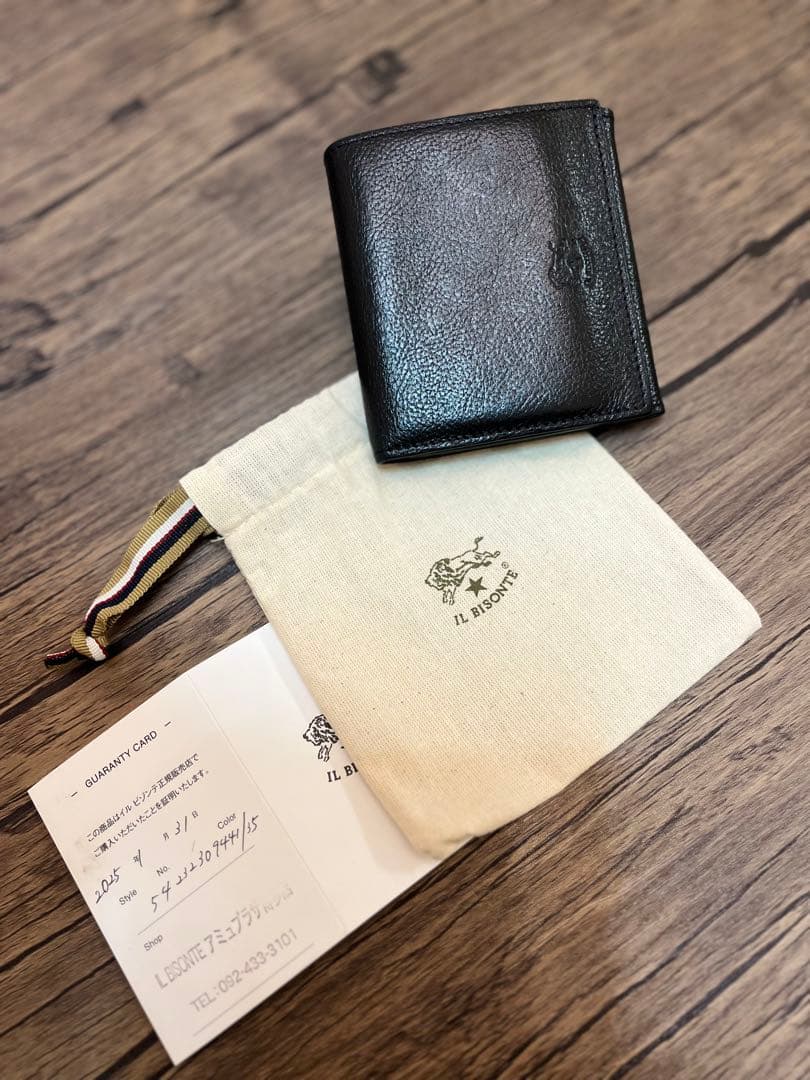 美品　イルビゾンテ　 IL BISONTE ブラックレザー 二つ折り財布