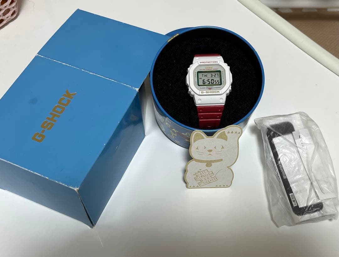 G-SHOCK デジタル腕時計 レッド/ホワイト　招き猫