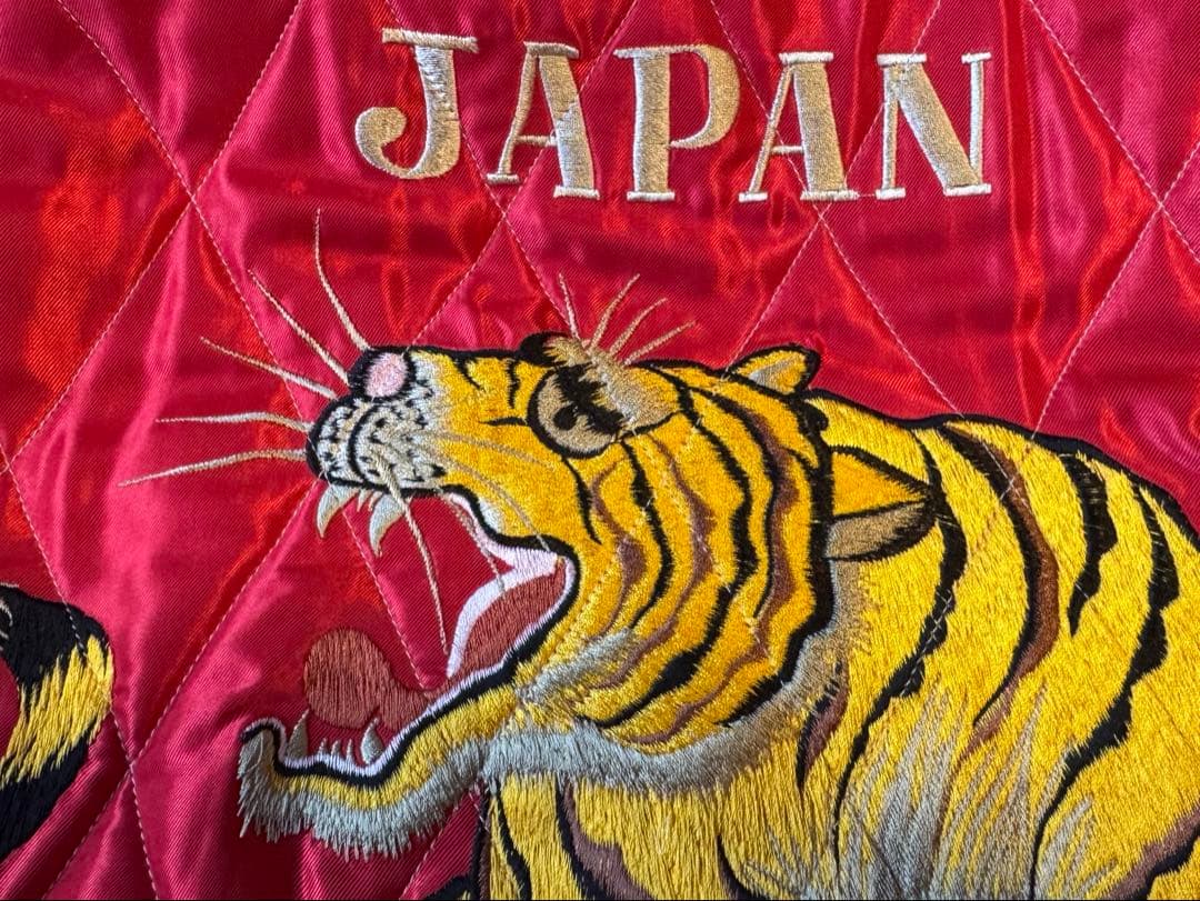 テーラー東洋 スカジャン 鷲龍&虎 サイズＬ（他社Ｍ相当） 中綿入り