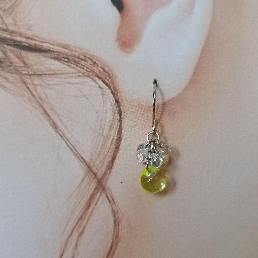 No.345 コロンとした鈴丸ビーズのピアス ハンドメイド