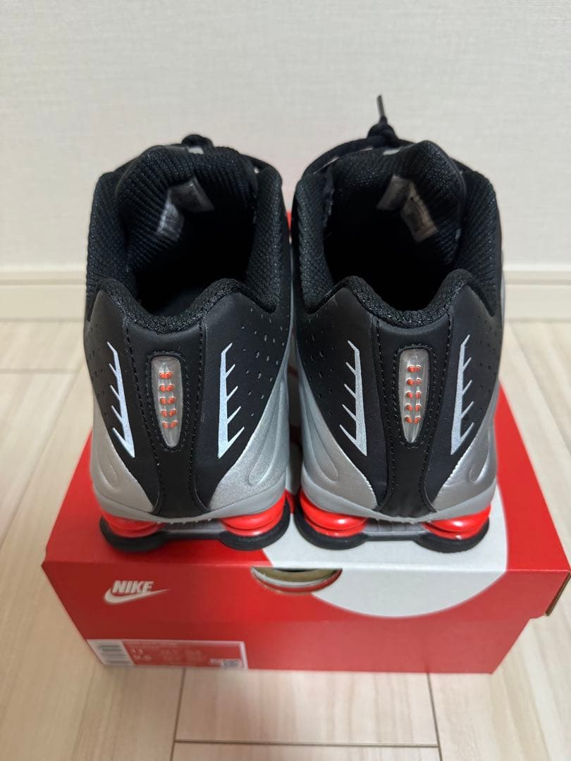 靴 Nike Shox R4 \"llic Silver/Red\" 27.5