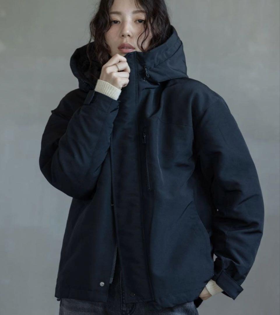 アーバンリサーチ サニーレーベル フーディーダウンジャケット ブラック