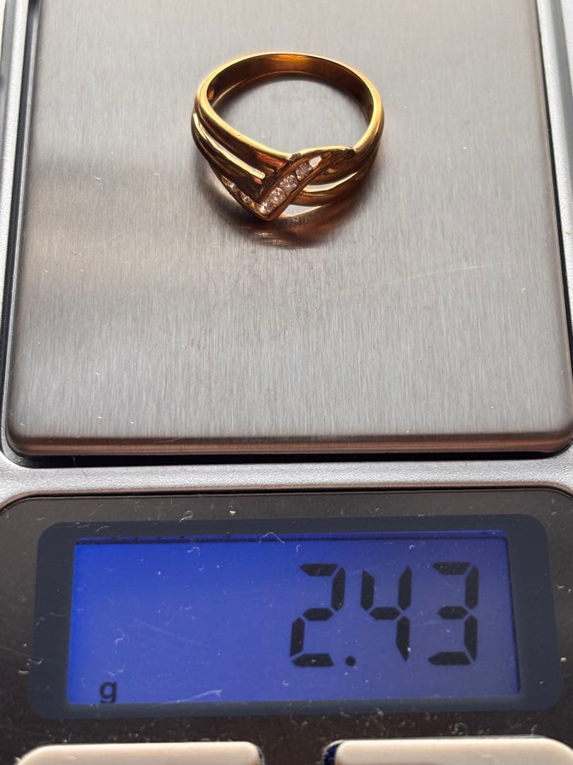 K18 Vデザインダイヤモンドリング　0.11ct