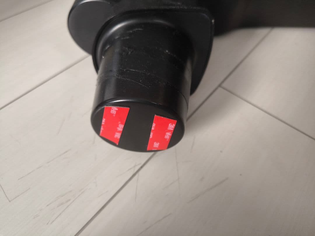 アームレスト　アクア　跳ね上げ　収納