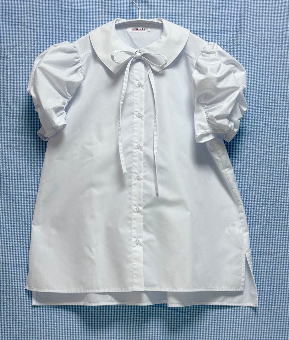 アンミヌ　アームギャザーリボンブラウス(White)