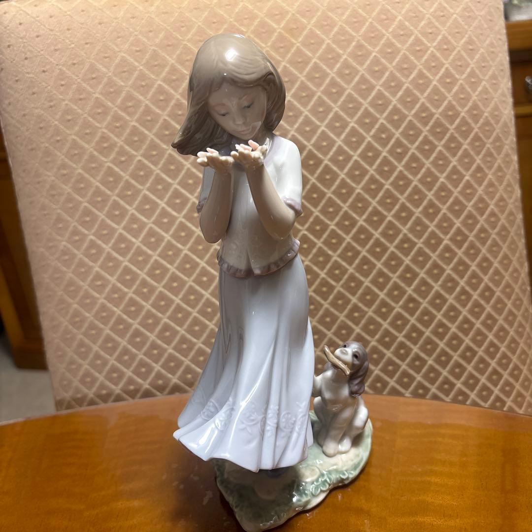 LLADRO　リヤドロ　【風にたくして】