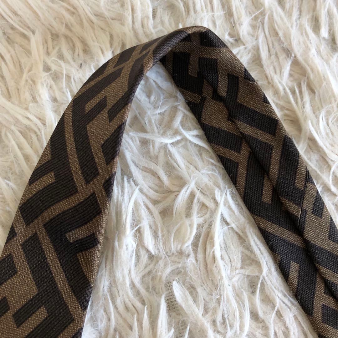 【新品未使用】フェンディ　ナローネクタイ　ズッカ柄　シルク100%