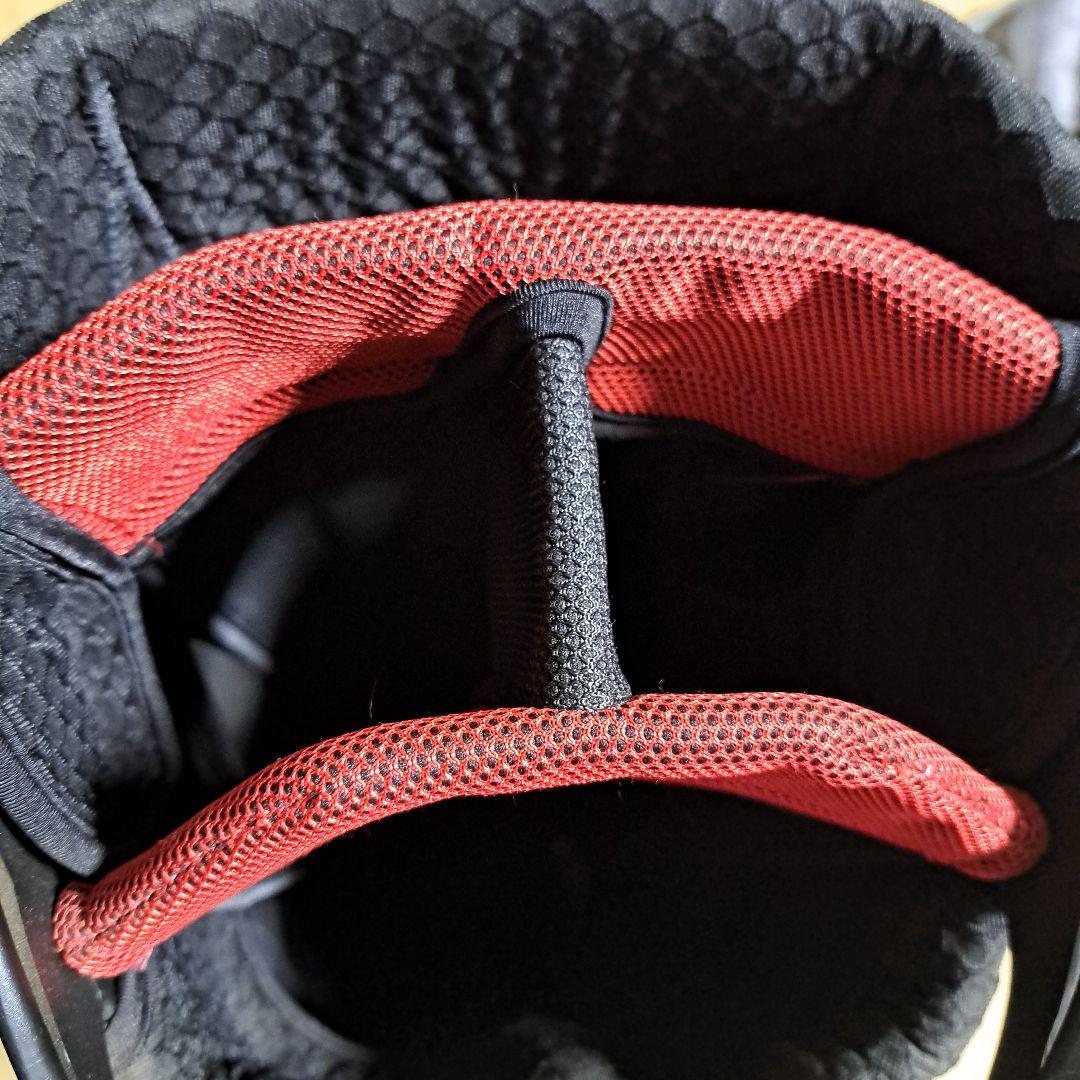 TaylorMadeスタンド式キャディバッグ 黒/赤。フード付き。極美品！