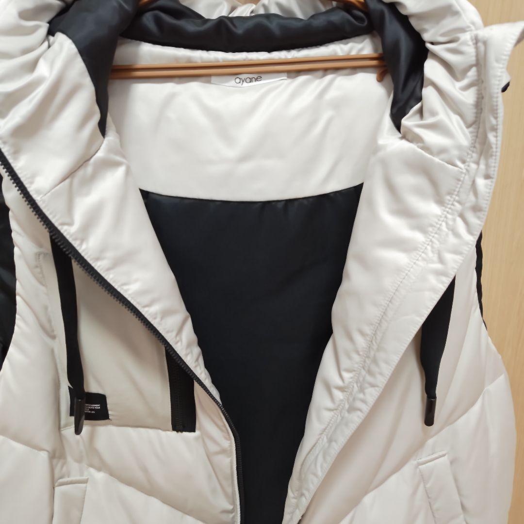 ayane フード付きダウンベスト
