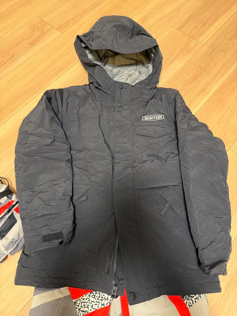 専用　スノーボードウェア　Burton 上下140 グローブインナーセット