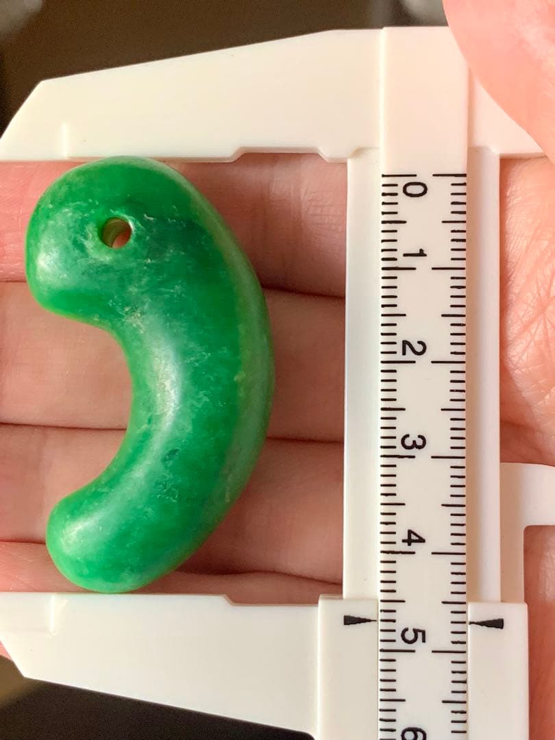 古墳期　出土　糸魚川超ろんかん翡翠勾玉　縄文　弥生　石器　大珠　根付　土器　化石