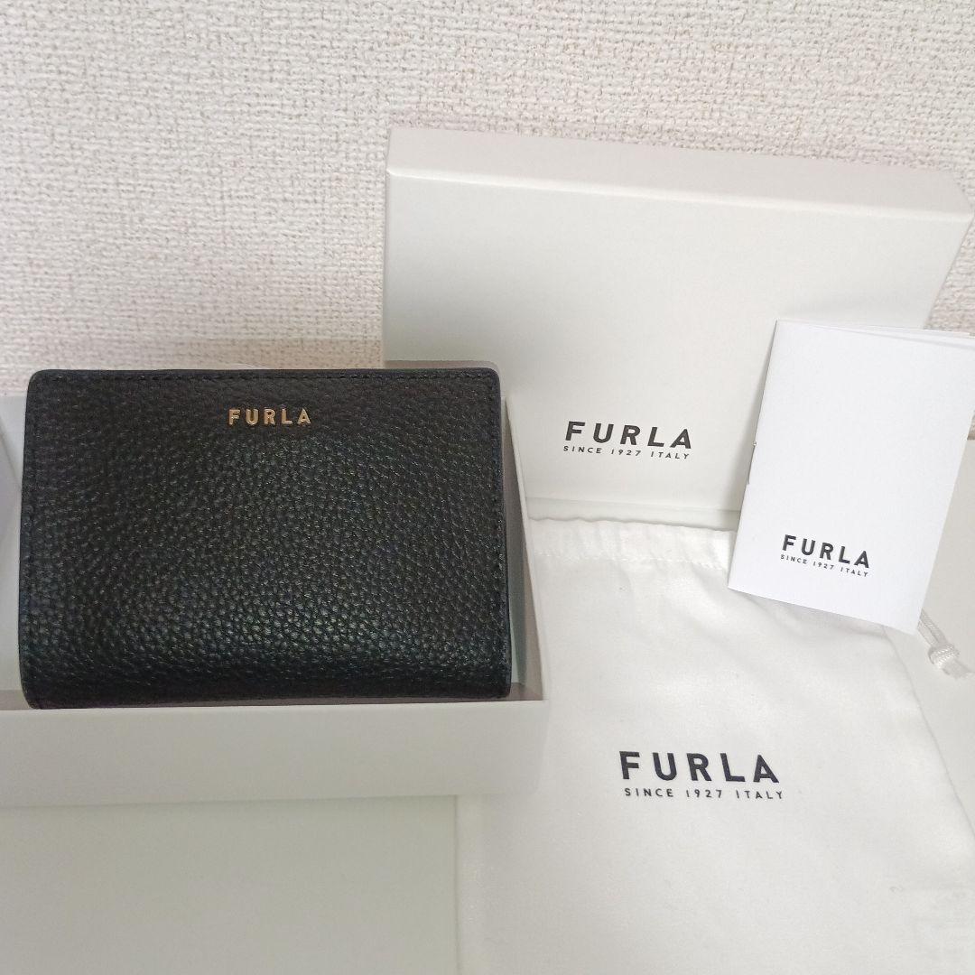 FURLA ブラックレザー 二つ折り財布