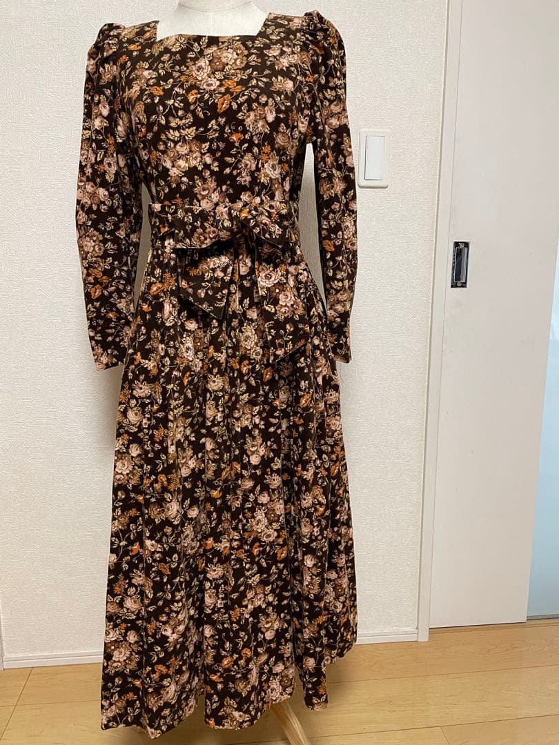 ローラアシュレイ 茶色コーデュロイワンピース