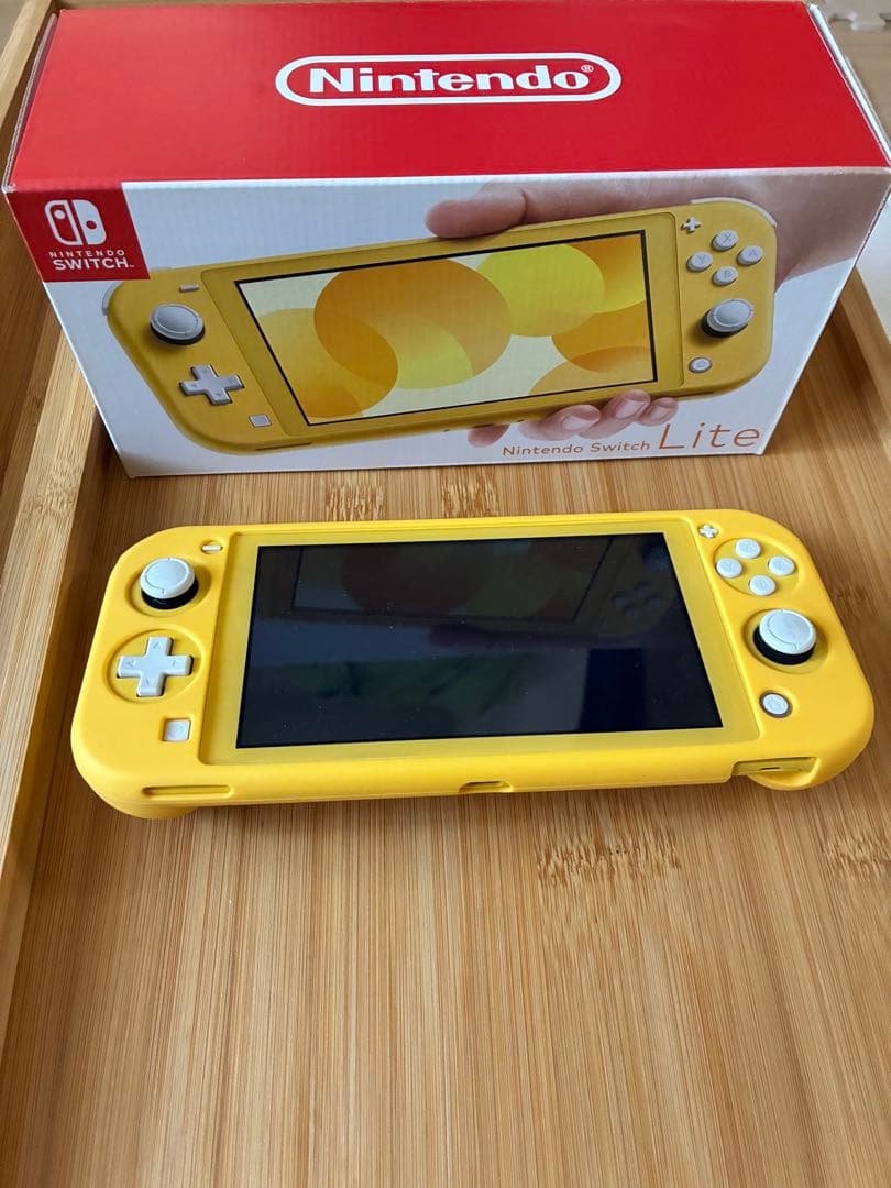 Nintendo Switch Lite イエロー 本体　付属品付き