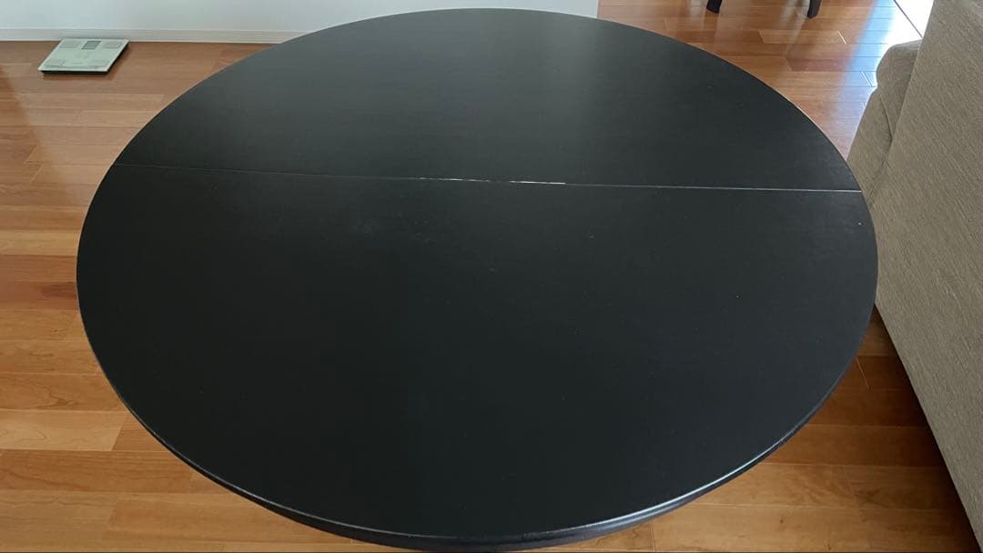 円形ダイニングテーブル